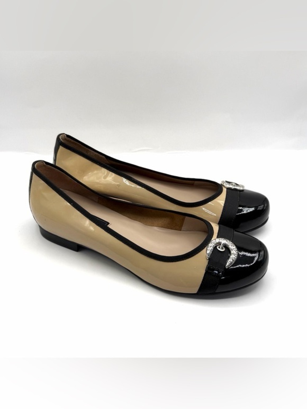 Brighton Two-Tone Beige & Black Leather ‘Baby’ Ballet Flats